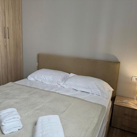 Appartement Olivia House à Yzberishti Extérieur photo