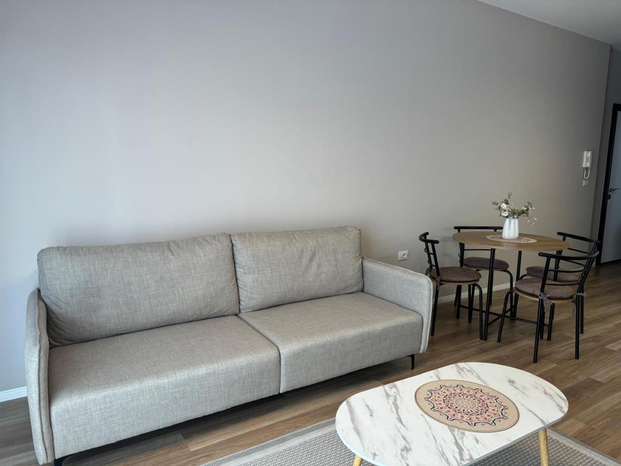 Appartement Olivia House à Yzberishti Extérieur photo